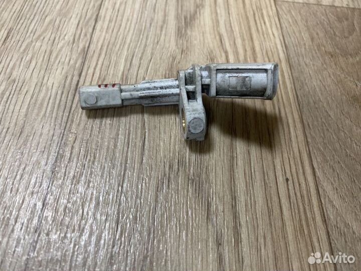 Датчик ABS задний левый Фольксваген Пассат сс