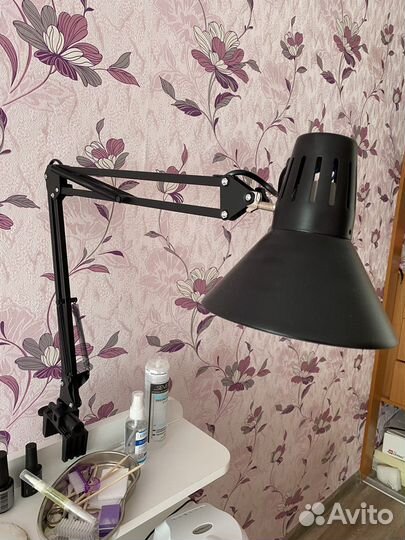 Настольная лампа