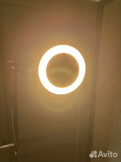 Кольцевая светодиодная лампа