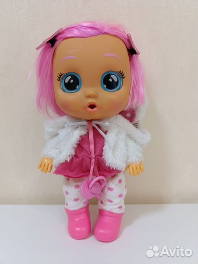 Кукла край бебис кони