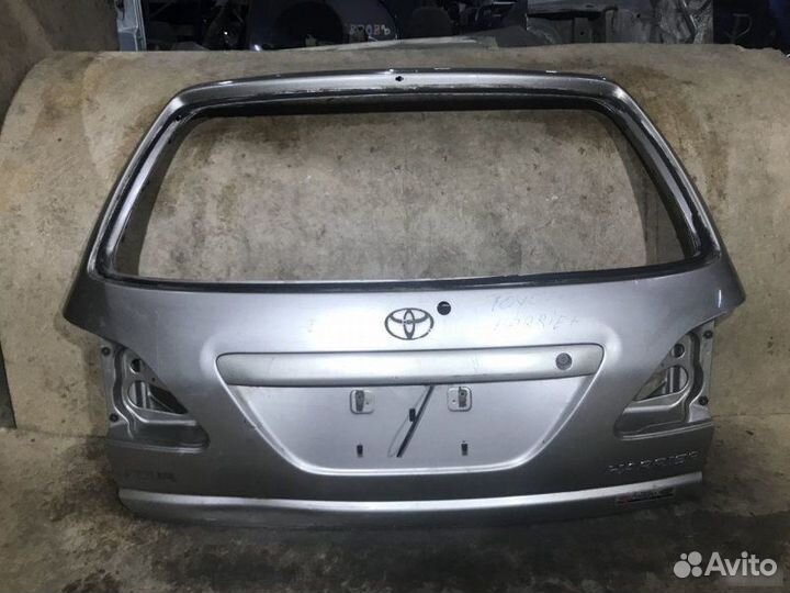 Крышка багажника Toyota Harrier