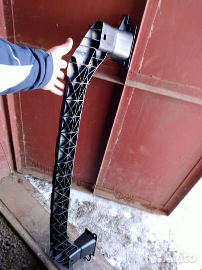 Усилитель переднего бампера Пежо 308