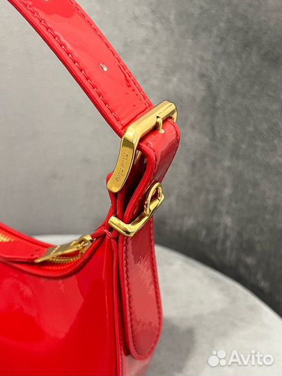 Сумка Miu Miu hobo лаковая Premium