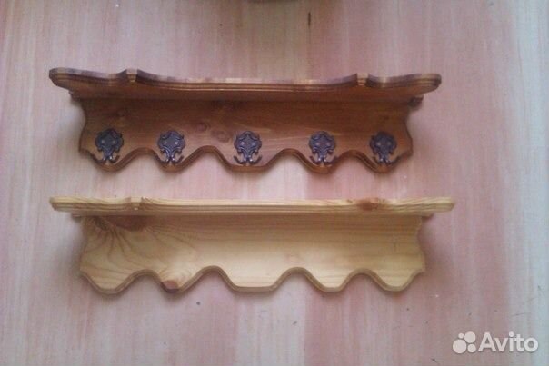 Вешалка настенная с полкой