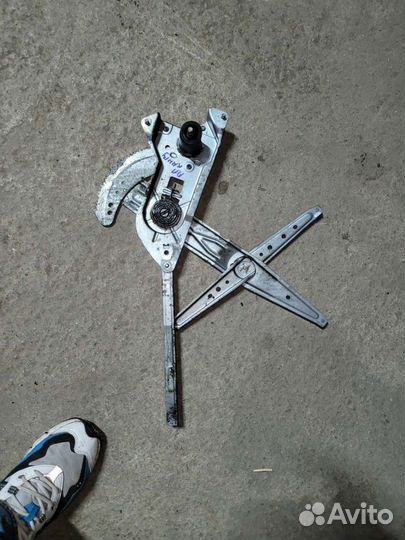 Стеклоподъёмник правый на Рено кангу