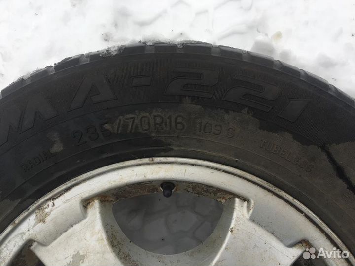 Колесо на УАЗ r16