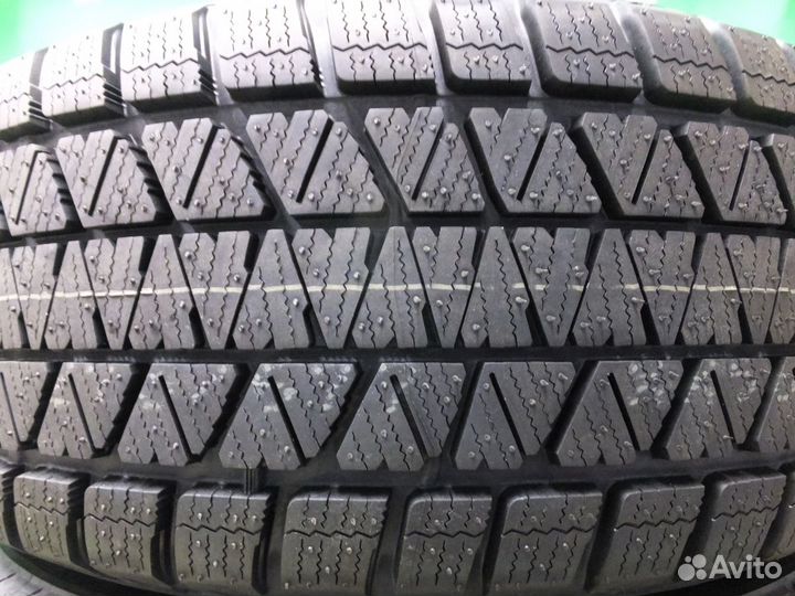 Bridgestone Blizzak DM-V3 275/50 R20 113T