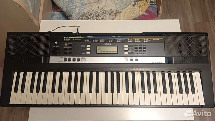 Синтезатор Yamaha PSR-E243