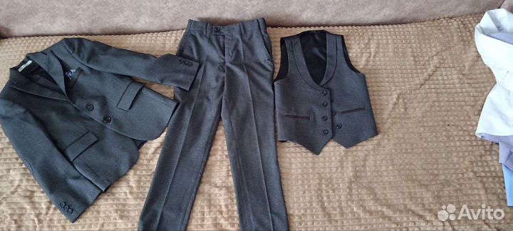 Школьный костюм для мальчика 134 серый