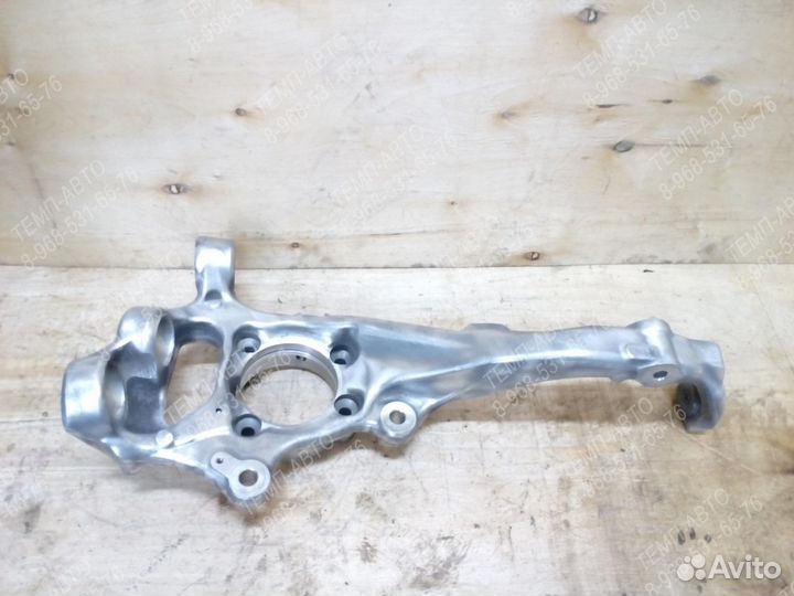 Кулак передний правый GLC X253 C253