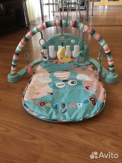 Детский коврик с пианино