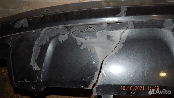 Бампер задний Рено Дастер 2013 оригинал битый