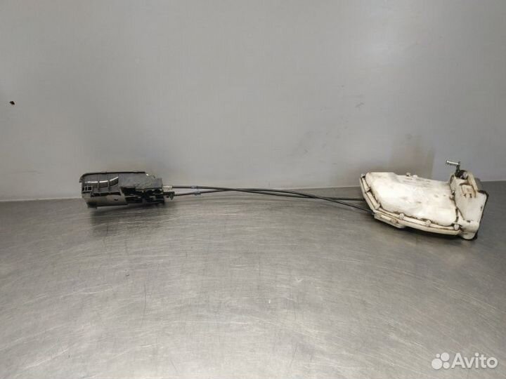 Замок двери передний правый Suzuki Sx4 GYA M16A