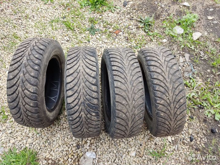 Sava Eskimo Stud 185/70 R14 88T