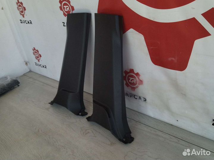 Обшивка стойки Toyota Land cruiser 200