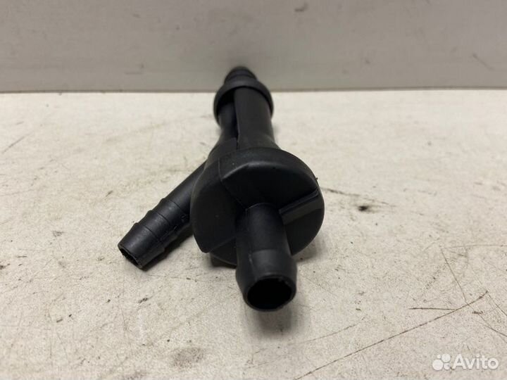 Клапан вентиляции картерных газов Volkswagen