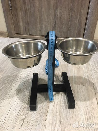 Стойка с мисками для собак мелкой породы