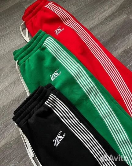 Широкие спортивные штаны adidas type