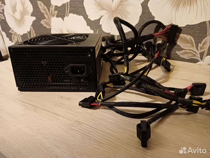 Thermaltake tr2 s700w