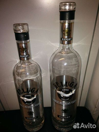 Белуга, пустые бутылки