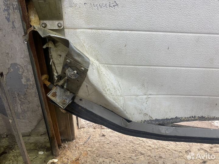 Ремонт секционных ворот