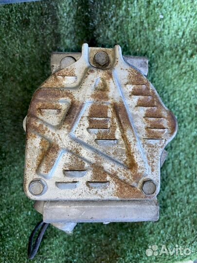 Компрессор кондиционера D17A Honda Civic ET2 TRF09