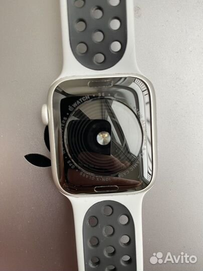 Часы Apple Watch SE 44 mm Nike