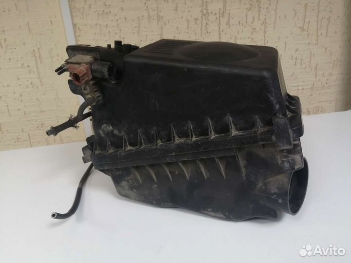 Корпус воз. фильтра Toyota Matrix Pontiac Vibe