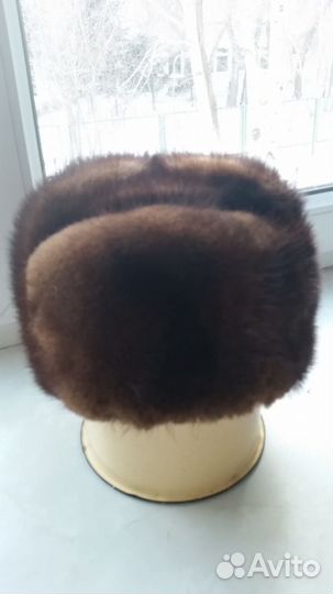Шапки женские (норка, чернобурая лиса, каракуль)