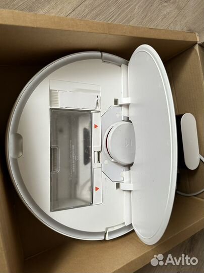 На брони Робот пылесос xiaomi roborock Sweep One