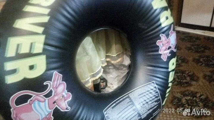 Надувной круг для плавания