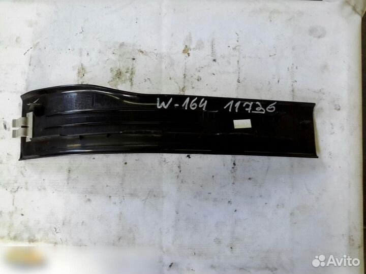 Накладка порога (внутренняя) Mercedes Benz W164 M