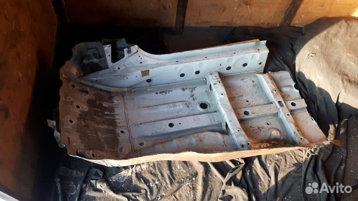 Часть пола с порогом Toyota Supra jza80