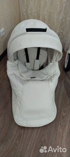 Прогулочная коляска 2 в 1