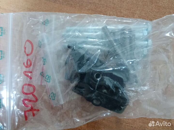 Накладка решетки радиатора ix55