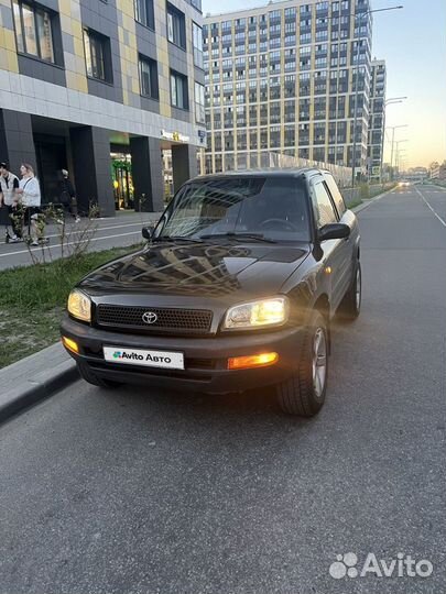 Toyota RAV4 2.0 AT, 1995, 377 000 км