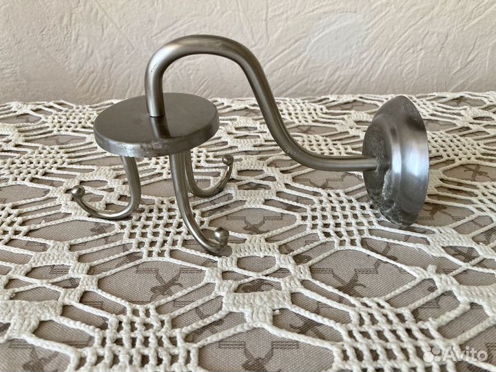 Крючок настенный