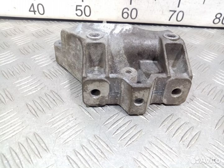 Б/У Кронштейн кпп#006