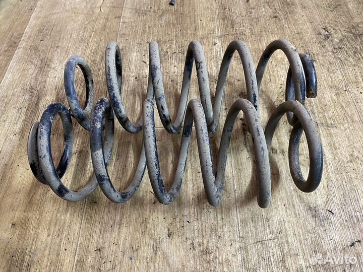 Пружины задних амортизаторов Аурис 1 Toyota Auris