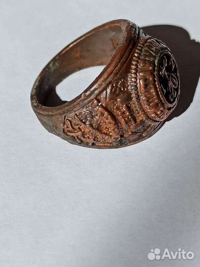 Мужской перстень