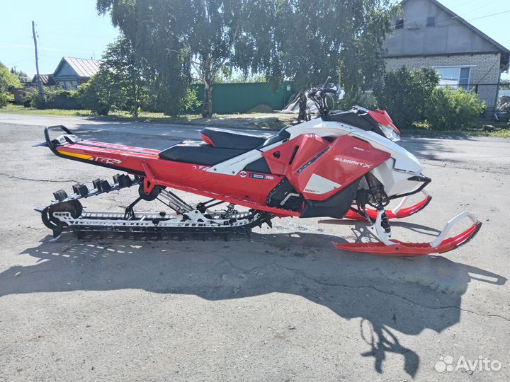 Снегоход BRP Summit Expert 850 G4