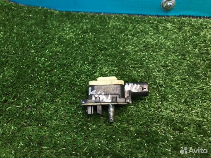 Датчик AIR BAG передний правый Volkswagen Touareg