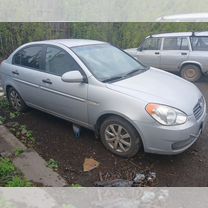 Hyundai Verna 1.4 MT, 2006, 290 000 км, с пробегом, цена 450 000 руб.