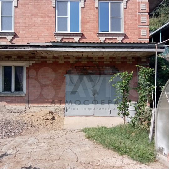 Дом 260 м² на участке 4 сот.