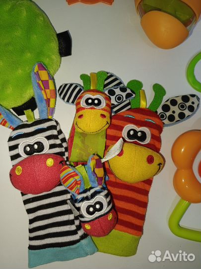 Развивающие игрушки для малышей пакетом