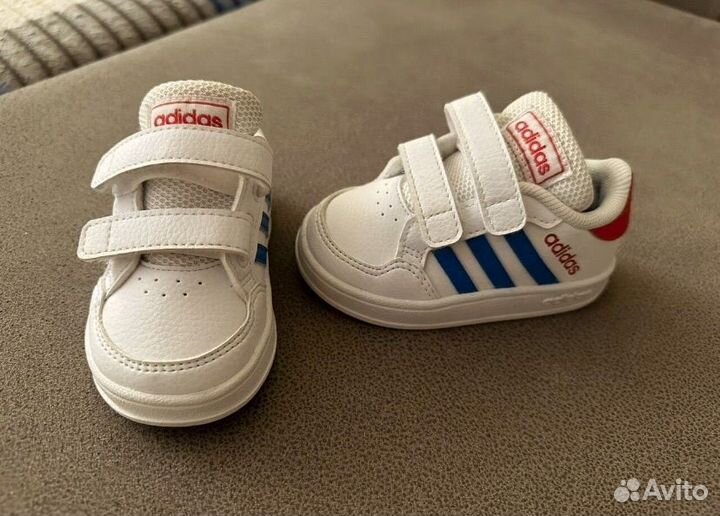 Кроссовки adidas