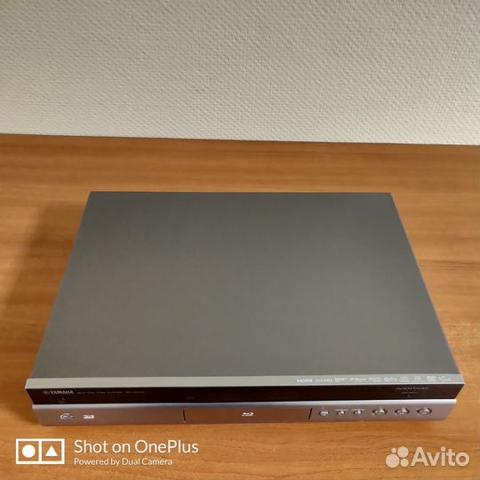 Blu ray плеер Yamaha BD-A1010 Титан