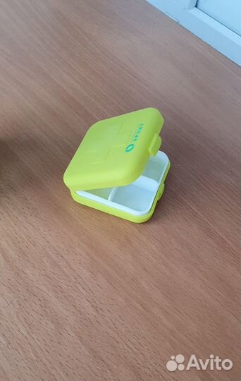 Шейкер спортивный и таблетница (новые)