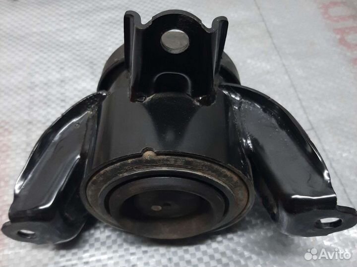 Верхняя подушка двигателя Киа Рио 3 б/у