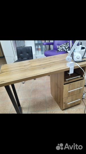 Стол маникюрный